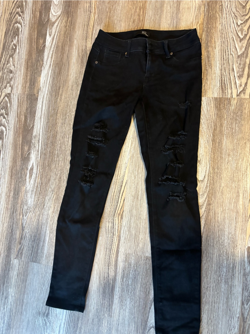 1822 Denim Black Distressed Skinny Jeans